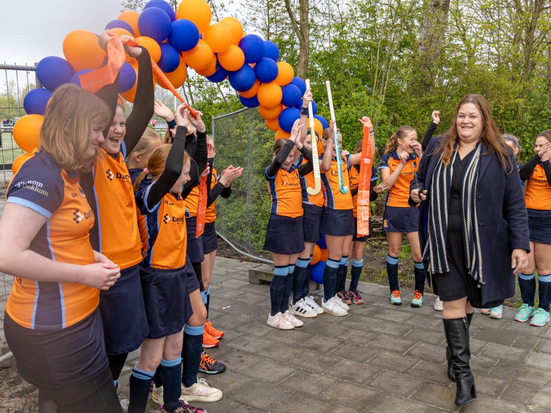 Opening hockeyveld Tolhuispark door wethouder Rebecca Slijver op 20 april 2024_Foto: MarcelRfotografie