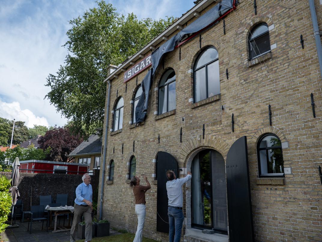 Foto sigarenfabriek Dokkum
