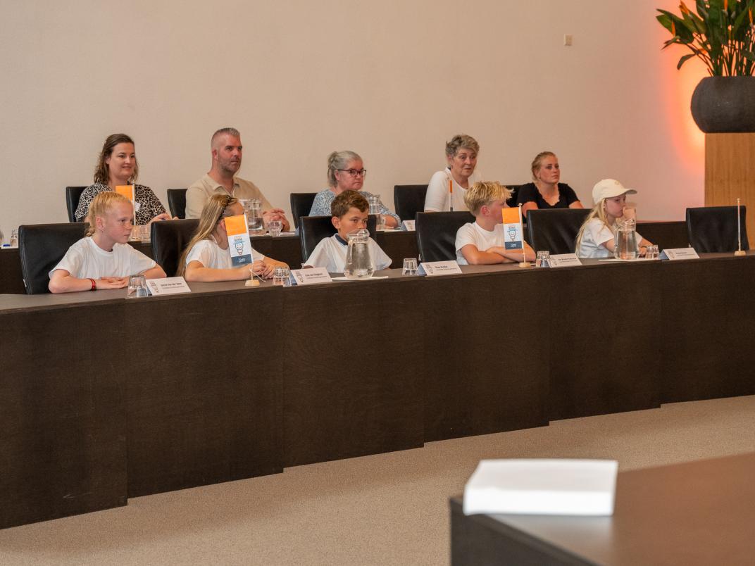 20260624-verkiezng-kinderburgemeester-bote-sape-schoorstra-1.jpg